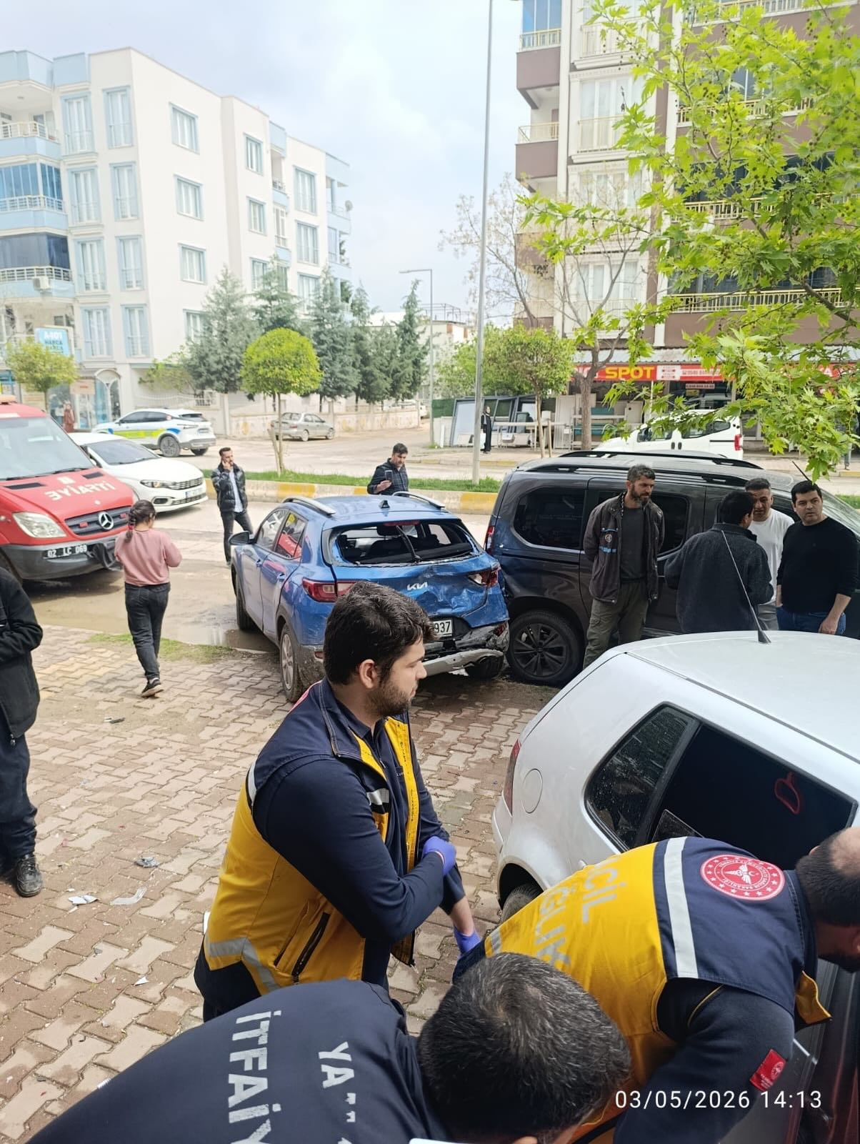 Adıyaman'da meydana gelen zincirleme trafik kazasında 2 kişi yaralandı