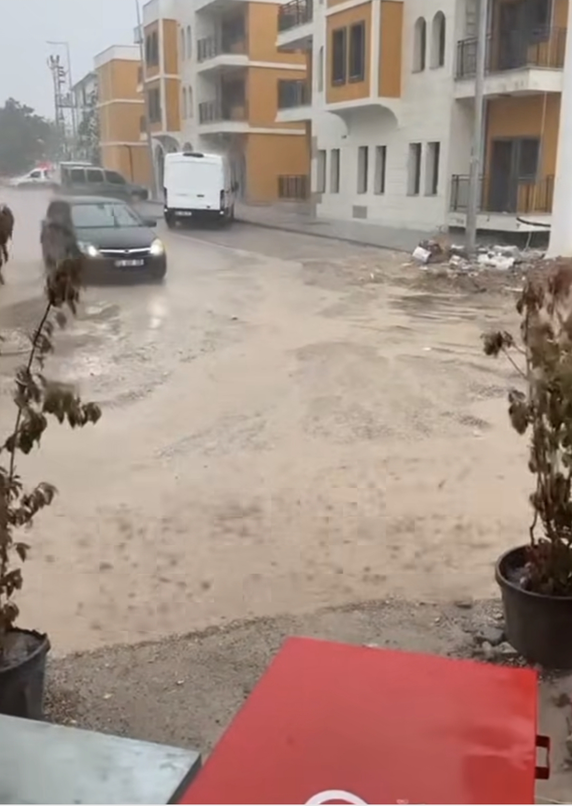 Adıyaman'da Sağanak ve Dolu Yağışı Etkili Oluyor