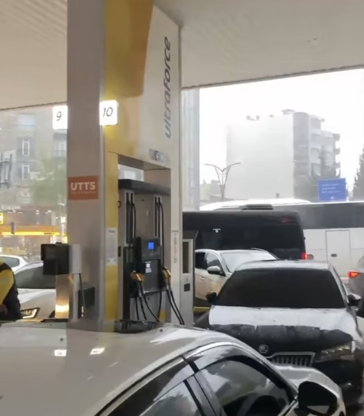 Kahta'da da Süper Hücre Etkisini Göstermeye Başladı, Şiddetli Dolu Yağıyor