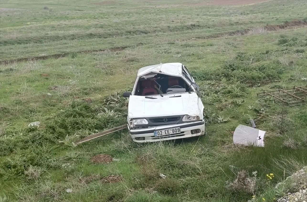Malatya’nın  otomobilin devrilmesi sonucu 6 kişi yaralandı.