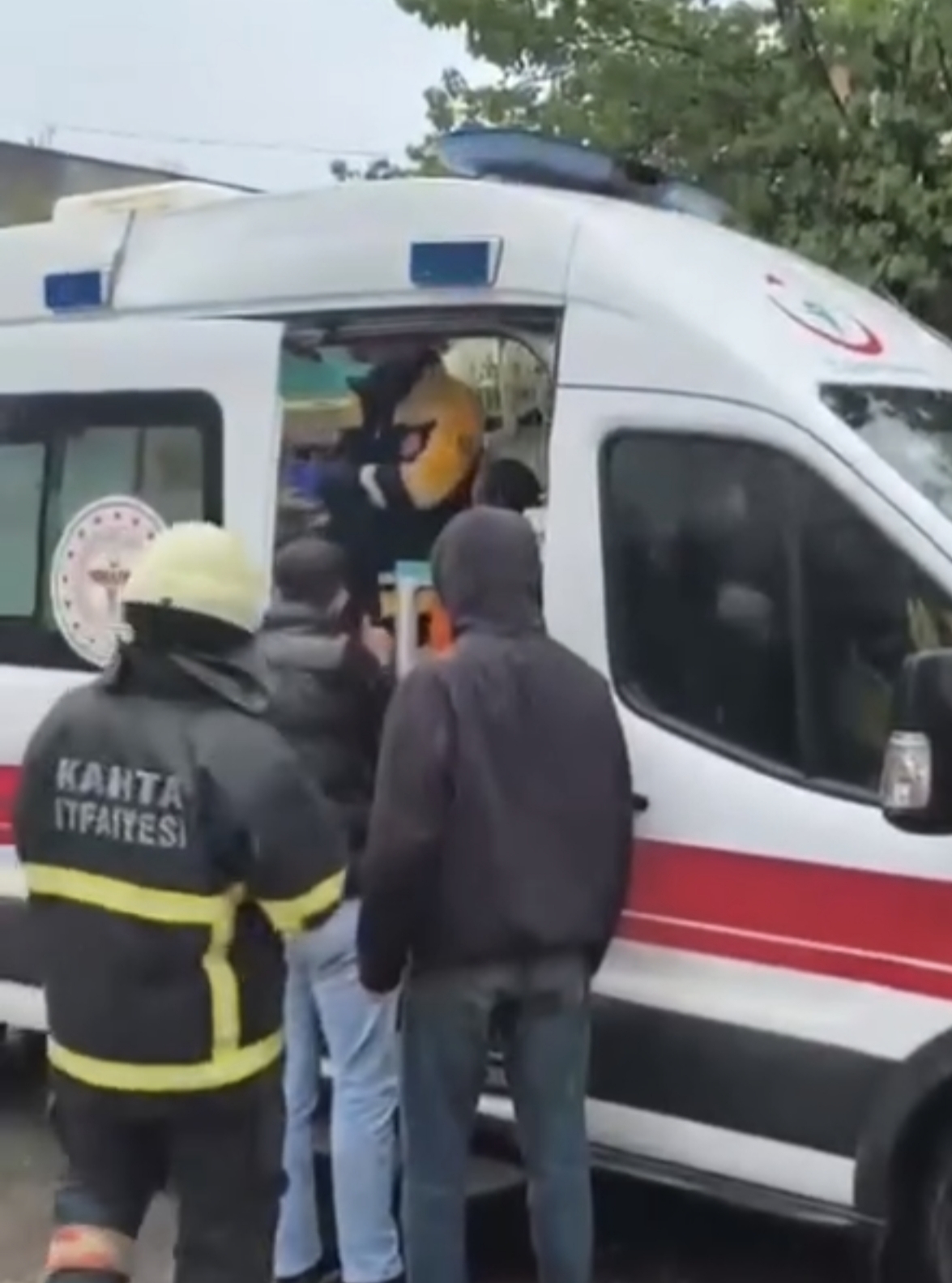 Kahta Girne Mahallesi'nde  Trafik Kazası Meydana Geldi - 2