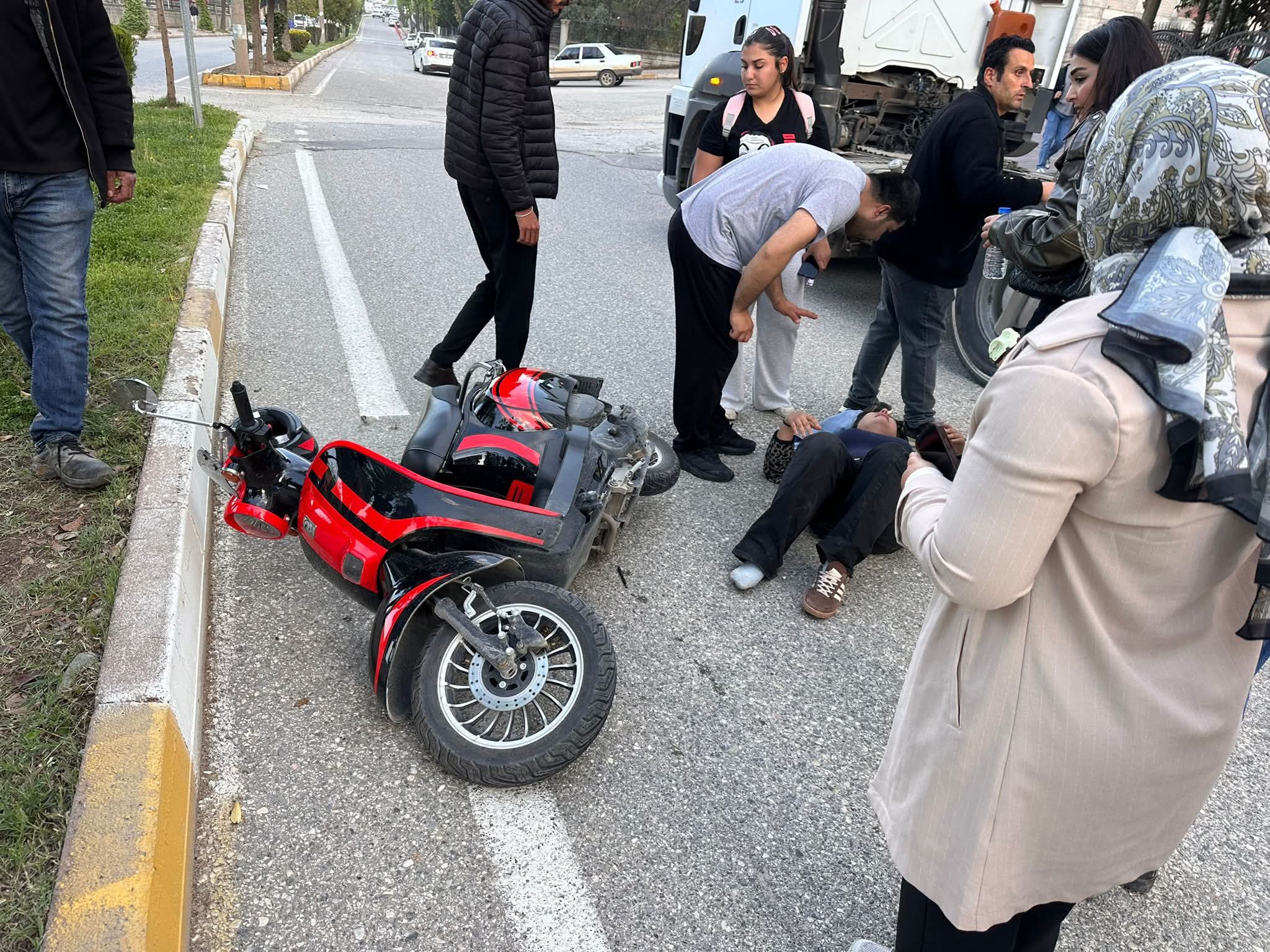Adıyaman’da Motosiklet Kazası: Kadın Sürücü Yaralandı