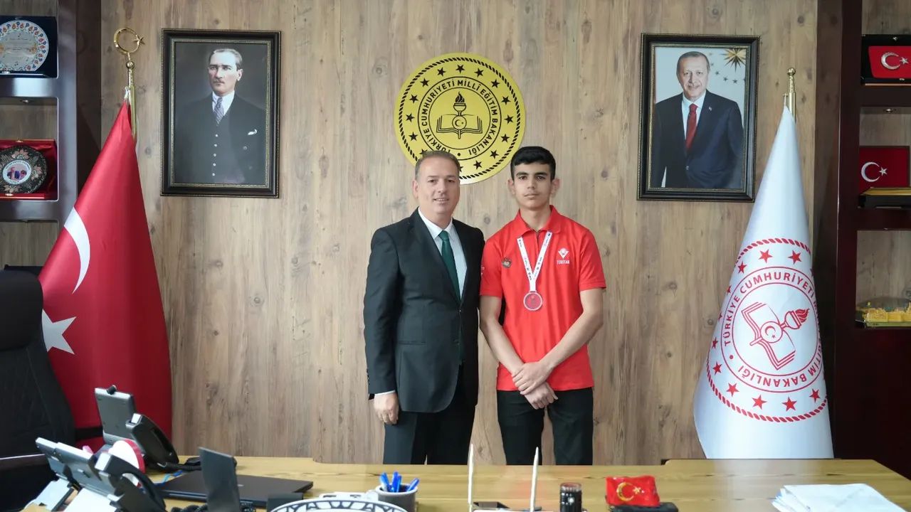 Kahta Ebu Sadık Anadolu İmam Hatip Lisesi Öğrencileri İl Milli Eğitim Müdürlüğünü Ziyaret Etti - 3