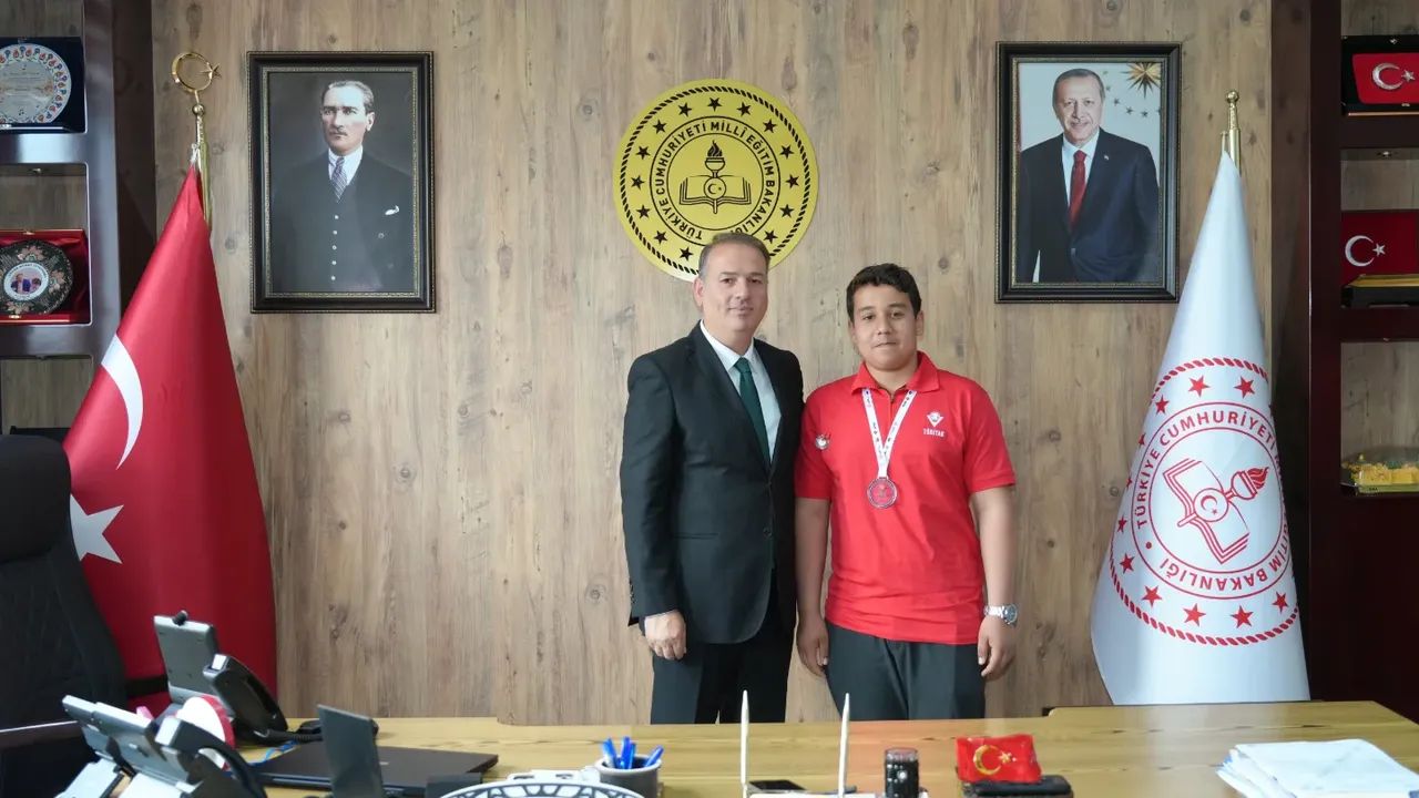 Kahta Ebu Sadık Anadolu İmam Hatip Lisesi Öğrencileri İl Milli Eğitim Müdürlüğünü Ziyaret Etti - 4