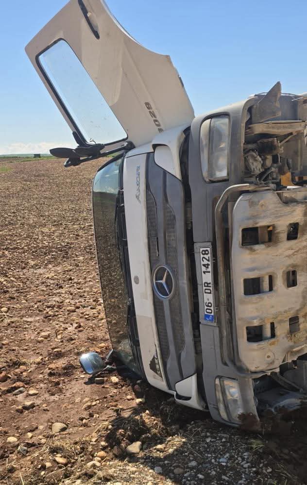 Adıyaman’da su tankeri devrildi - 2