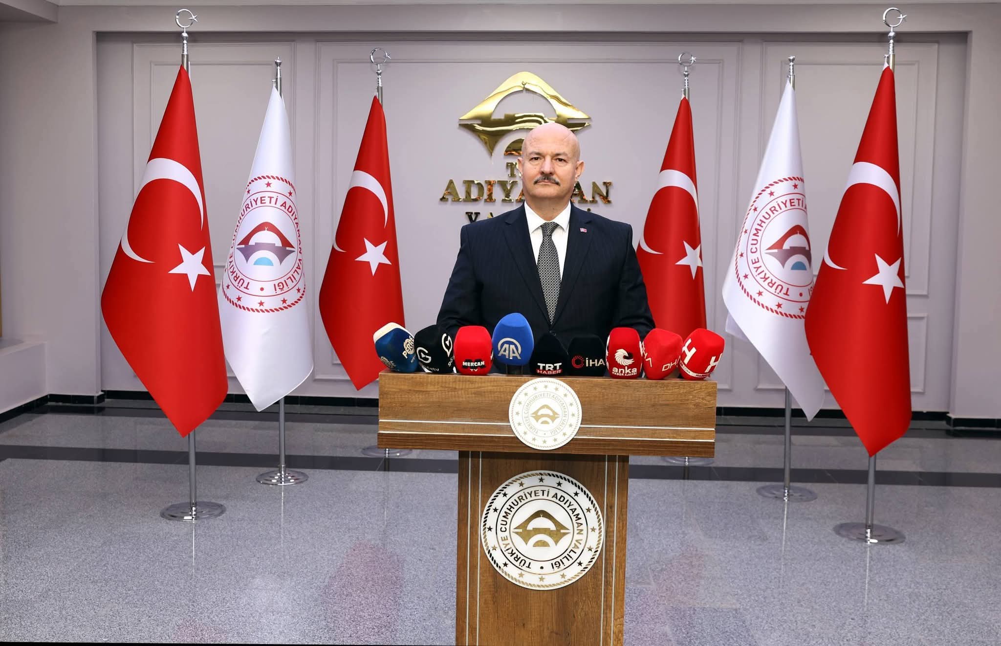 30 Nisan 2026 tarihli Cumhurbaşkanlığı Kararnamesi ile Adıyaman Valiliği görevine atanan Abdullah Küçük, bugün kente gelerek yeni görevine başladı.