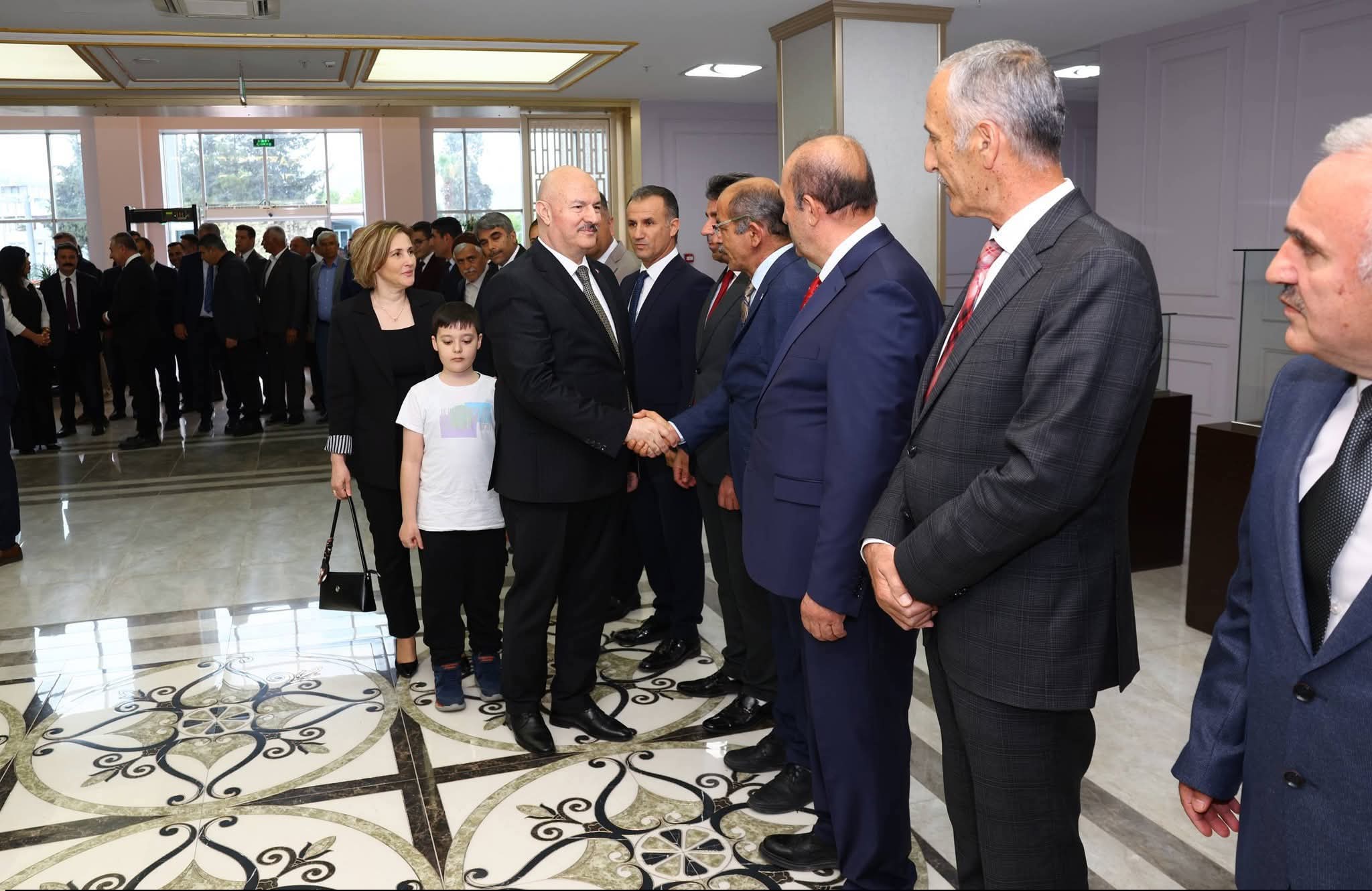 30 Nisan 2026 tarihli Cumhurbaşkanlığı Kararnamesi ile Adıyaman Valiliği görevine atanan Abdullah Küçük, bugün kente gelerek yeni görevine başladı. - 2