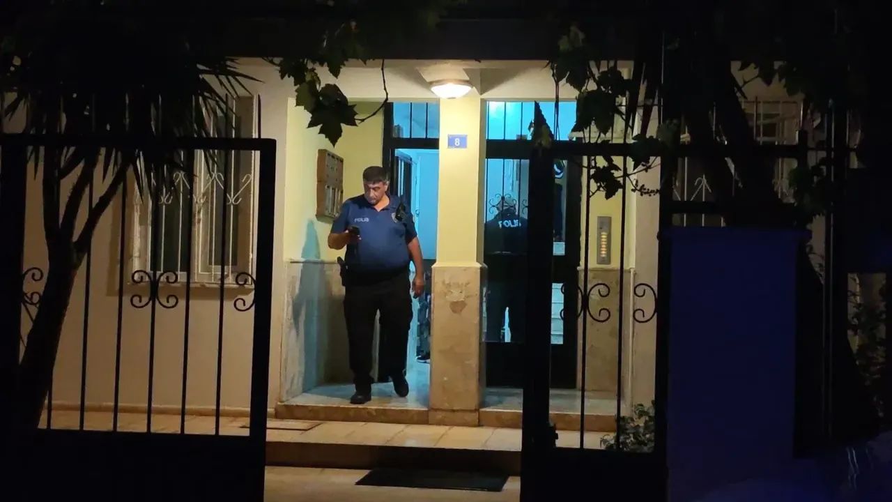 16 Yaşındaki Çocuk Ev'de Silahla Vurulmuş Halde Ölü Bulundu - 2